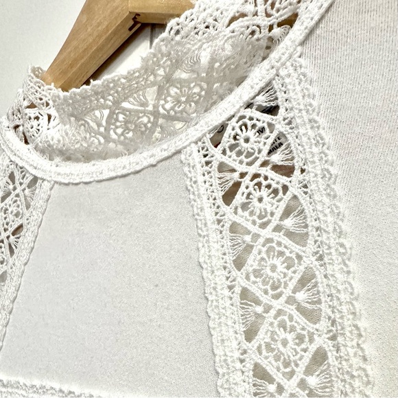 ANTHROPOLOGIE Eri + Ali Crochet Bell Sleeve Peplum Ruffle Swing Top — M - Picture 4 of 7